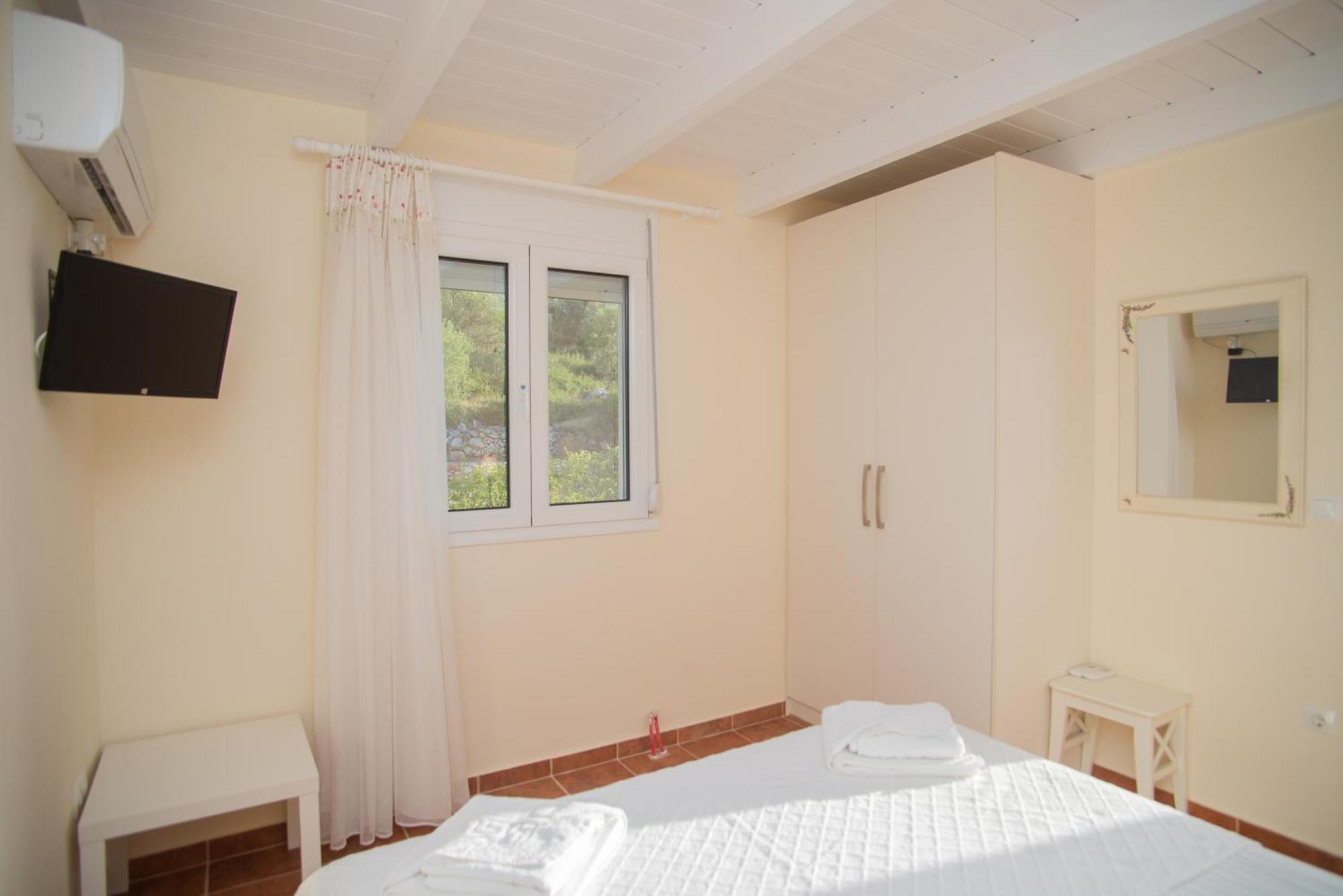 Villa Erato Tsoukaládhes Стая снимка